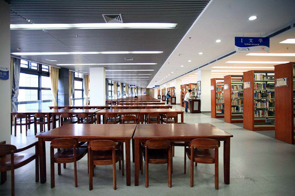 充满美好的图书馆不能少了智能照明系统！