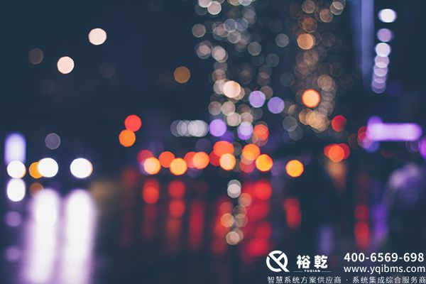 2026能耗监测平台哪家好? 3 家实力厂家功能、服务全测评(图1) Bokeh effect from street lights at night.jpg