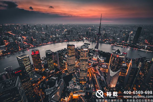 老旧楼宇改造难点怎么破?裕乾轻量化楼宇自控改造解决方案(图1) high-angle view of high rise buildings.jpg